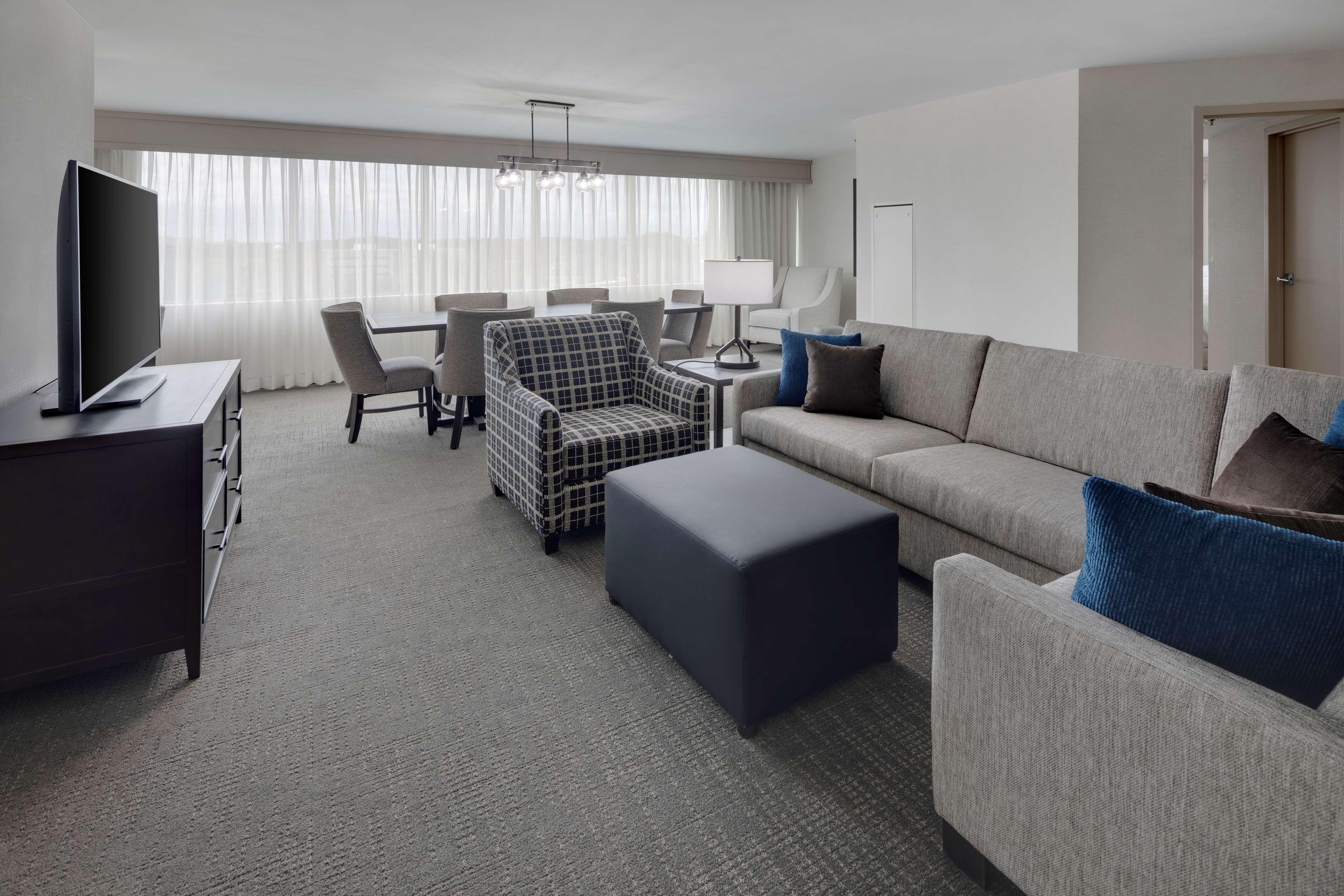Embassy Suites By Hilton Detroit Troy Auburn Hills Exteriér fotografie