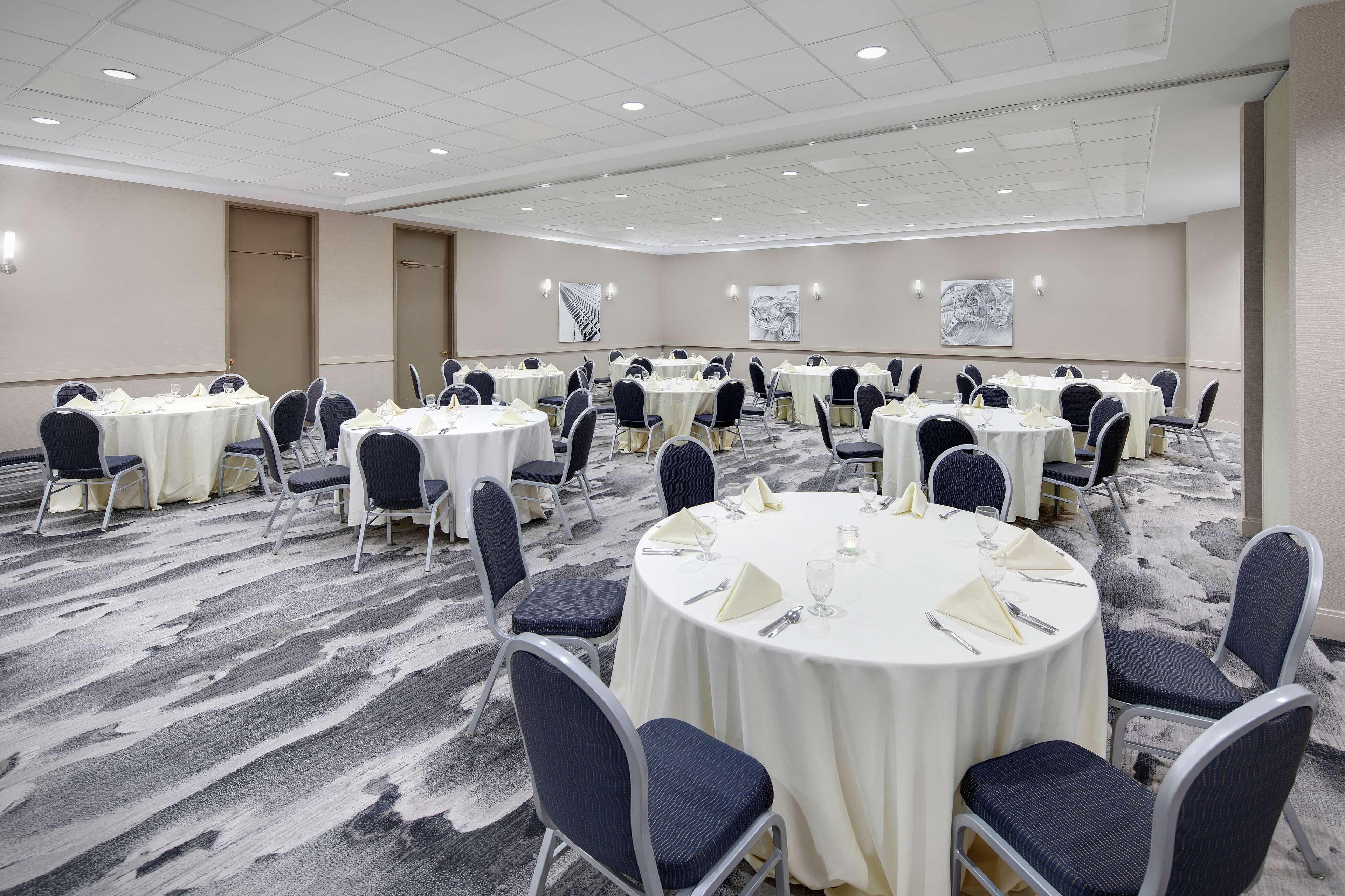 Embassy Suites By Hilton Detroit Troy Auburn Hills Exteriér fotografie