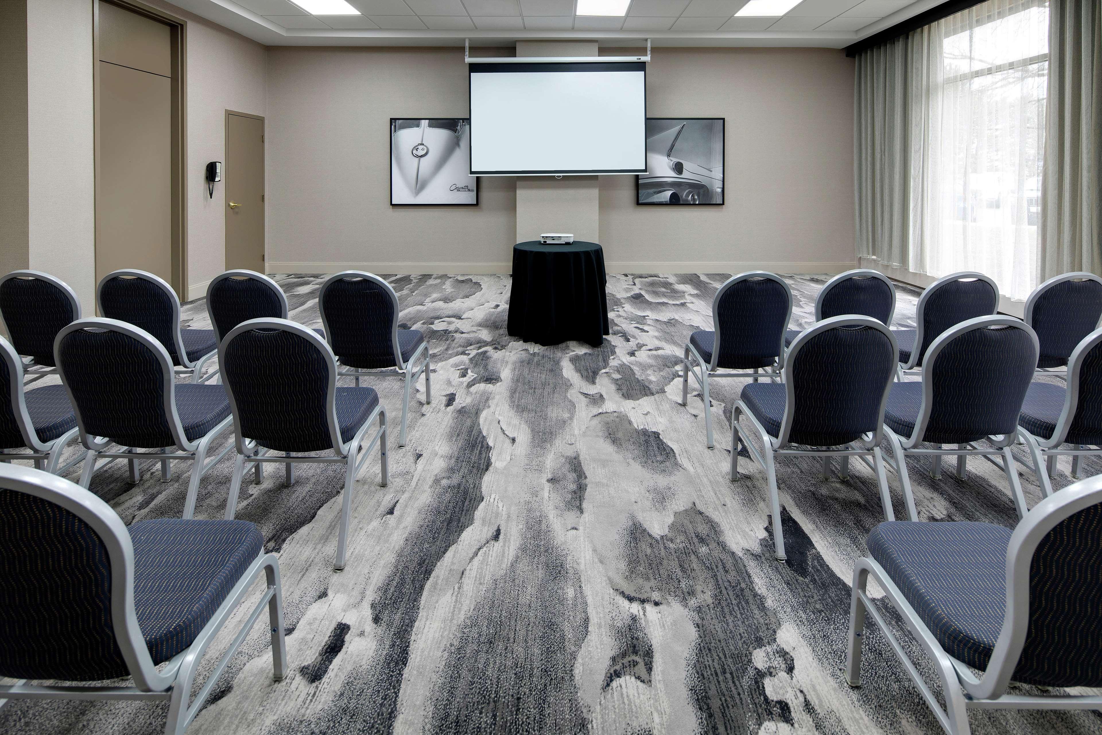 Embassy Suites By Hilton Detroit Troy Auburn Hills Exteriér fotografie