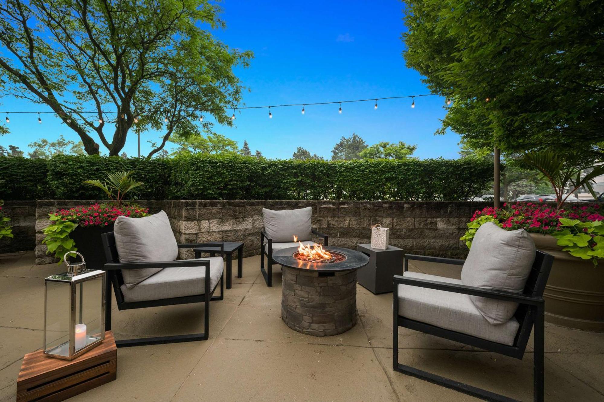 Embassy Suites By Hilton Detroit Troy Auburn Hills Exteriér fotografie