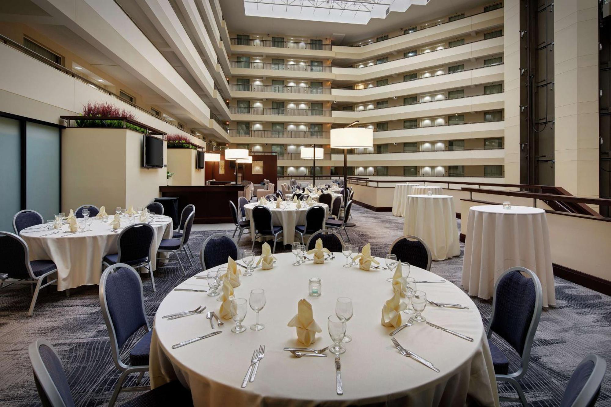 Embassy Suites By Hilton Detroit Troy Auburn Hills Exteriér fotografie