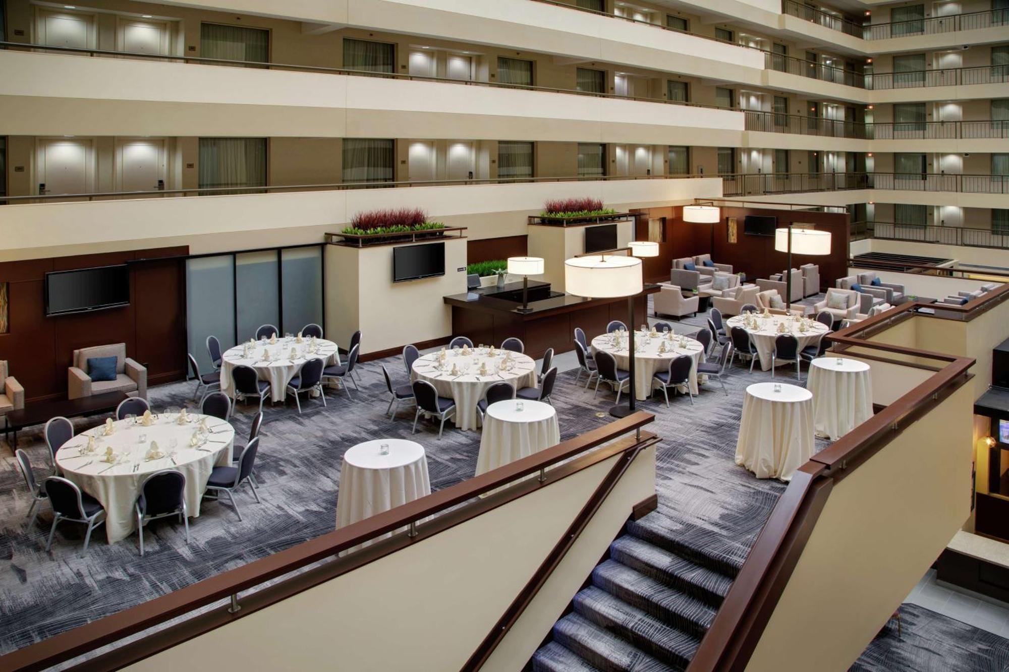 Embassy Suites By Hilton Detroit Troy Auburn Hills Exteriér fotografie