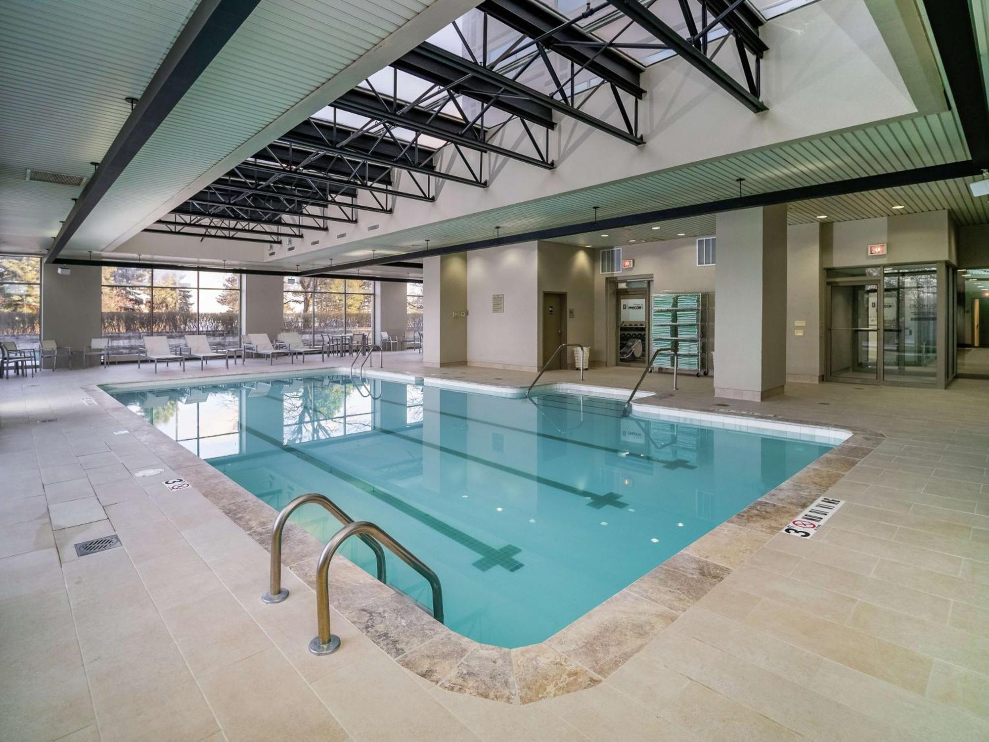 Embassy Suites By Hilton Detroit Troy Auburn Hills Exteriér fotografie